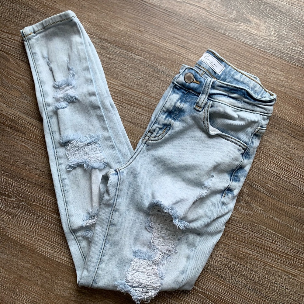 KanCan light wash mid rise skinny jeans